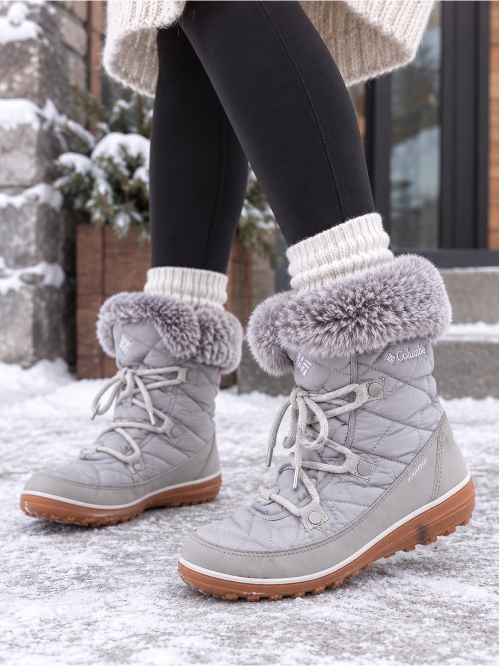 Columbia Women’s Waterproof Faux Fur Winter Snow Boots Grey Size 6.5